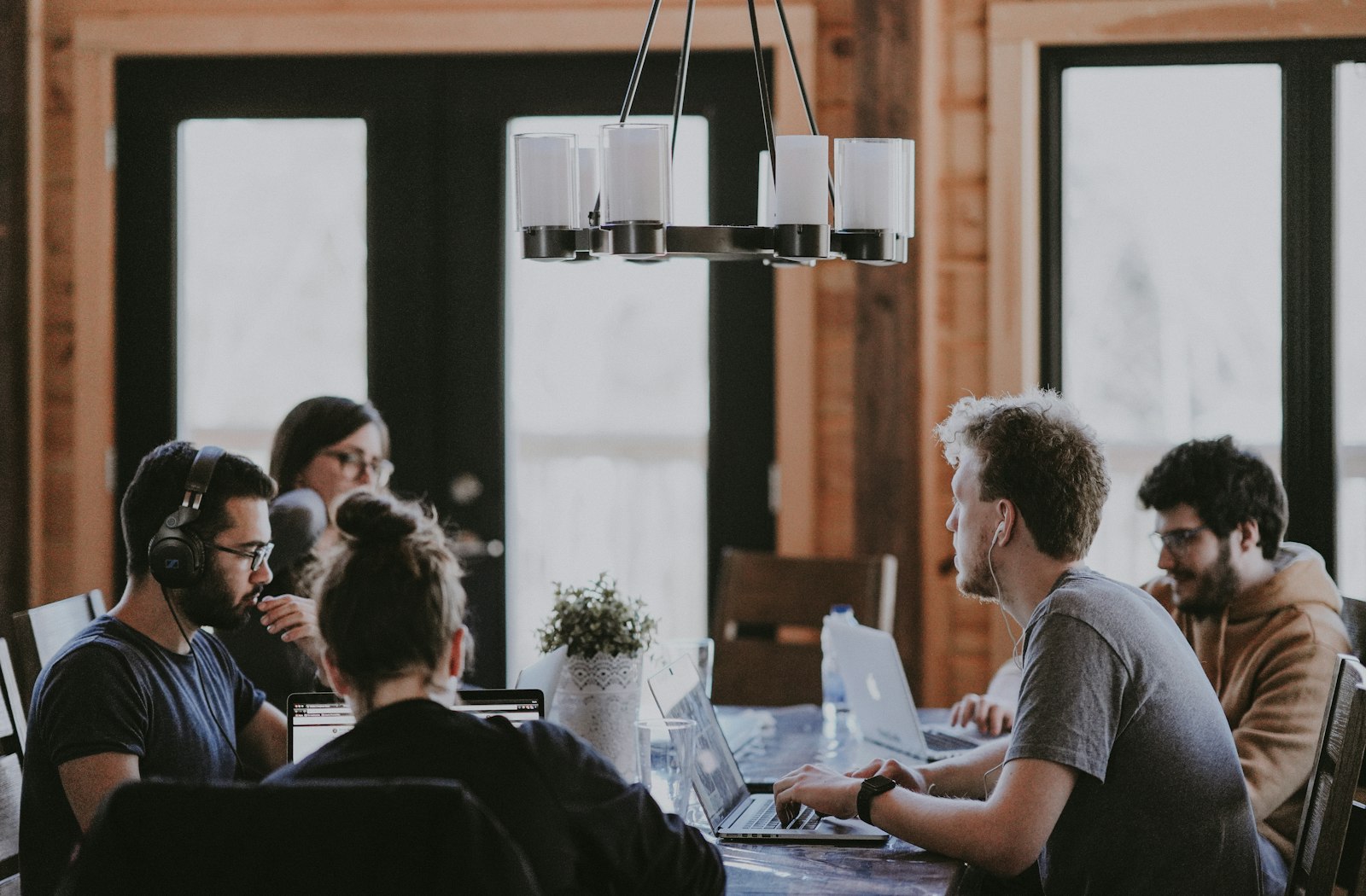 D&eacute;veloppeur logiciel travaillant &agrave; distance &mdash; &eacute;quipe de d&eacute;veloppement externalis&eacute;e