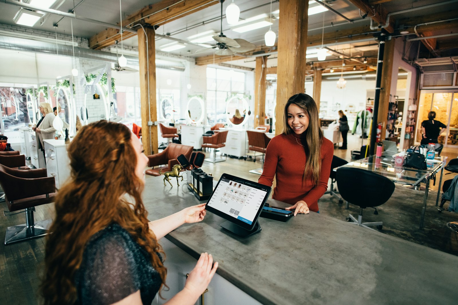 D&eacute;veloppement logiciel retail : types, co&ucirc;ts et stack 2026