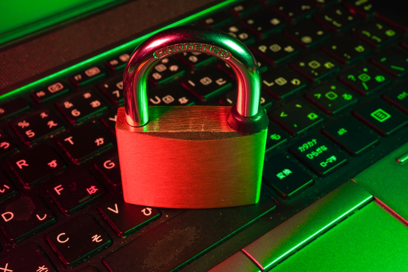 Cadenas de sécurité représentant les mécanismes d'authentification et de contrôle d'accès des applications web